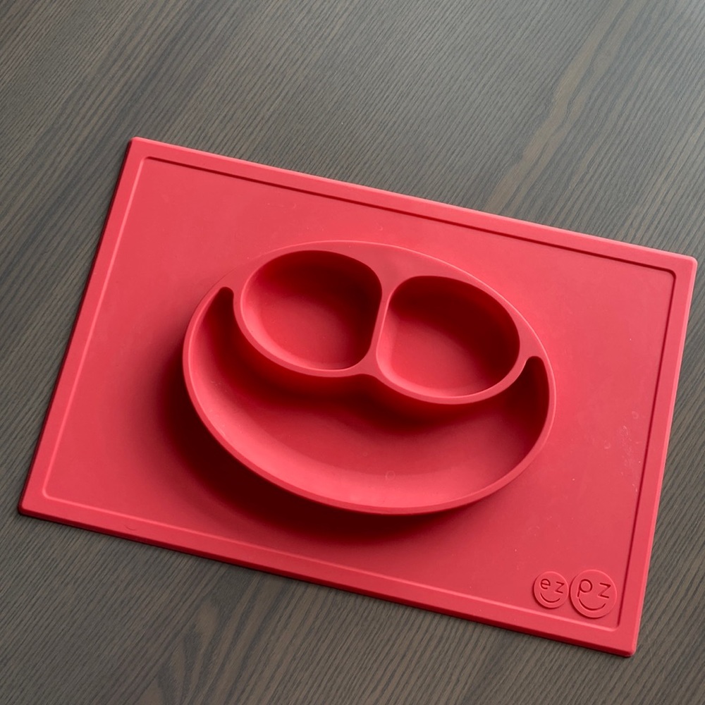 Ezpz Mat with divided bowl (large)